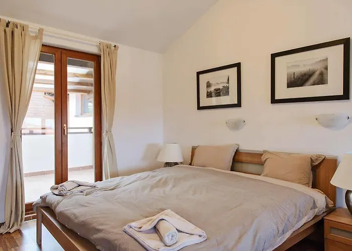 아파트 Pirin Heights 반스코